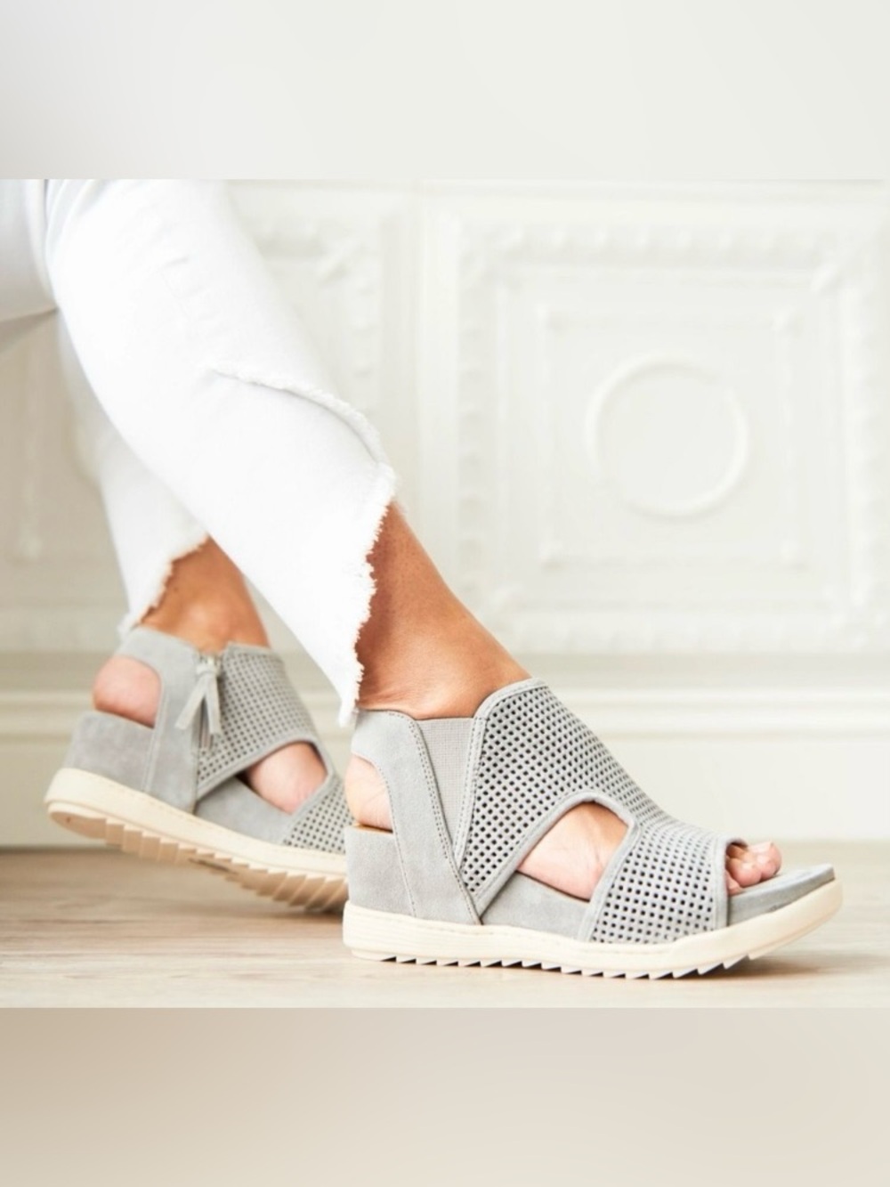 Sofft Shandi Leather Suede Gray Wedge Sandals